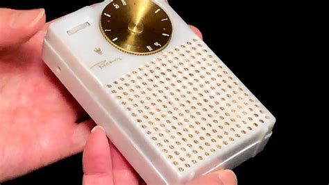 Regency Tr 1 First Transistor Radio 1954 Pearlescent White 1955 Youtube