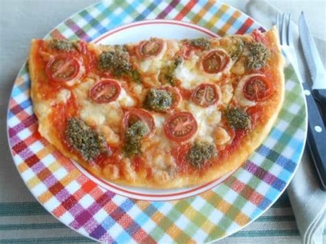 Receta De Pizza De Cherrys Mozarella Y Pesto La Cocina Alternativa