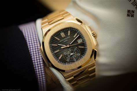 Hands On With The Patek Philippe 5980 1r 001 The Nautilus Chrono In Rose Gold Gets A Bracelet