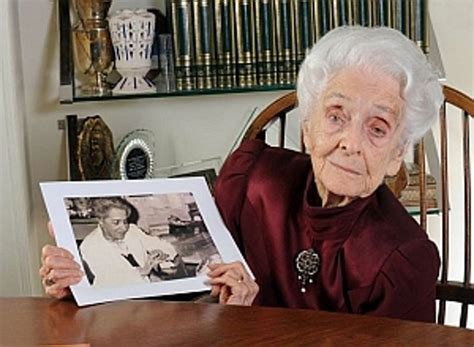 L Addio A Rita Levi Montalcini Ricordiamola Con Alcune Sue Frasi