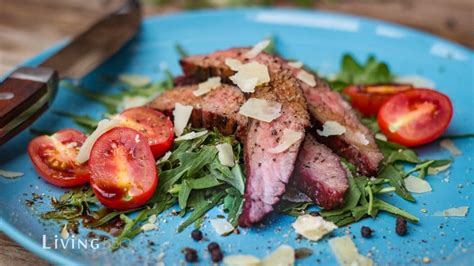 Flank Steak Auf Rucola Salat Und Parmesan LivingBBQ De