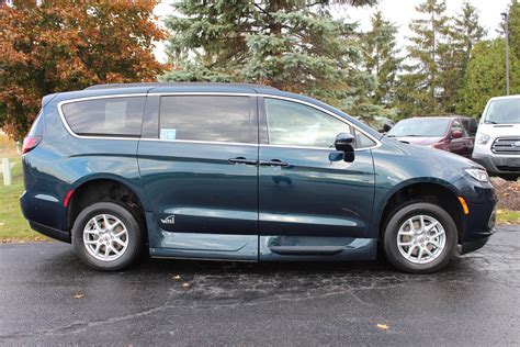 2022 Fathom Blue Chrysler Pacifica Touring L With Vmi Northstar