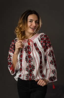 Romanian Embroidered Peasant Blouses Romanian Blouse Ie