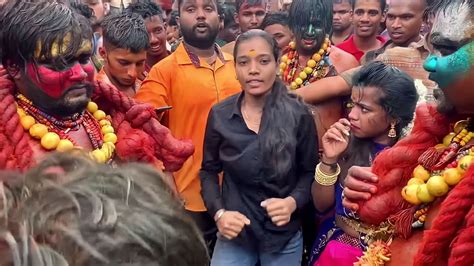 Hyderabad Girls Superb Marr Dance With Pothuraju At Balkampet