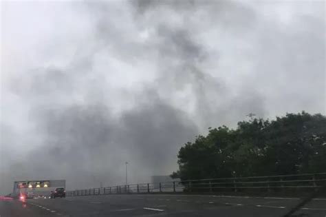 Vehicle Fire At Speirs Wharf Blowing Smoke Onto M8 Glasgow Live