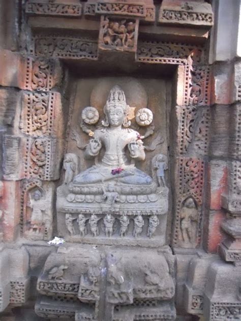 Orissa Tourism Places An Inside View Varahi Temple Chaurasi Puri