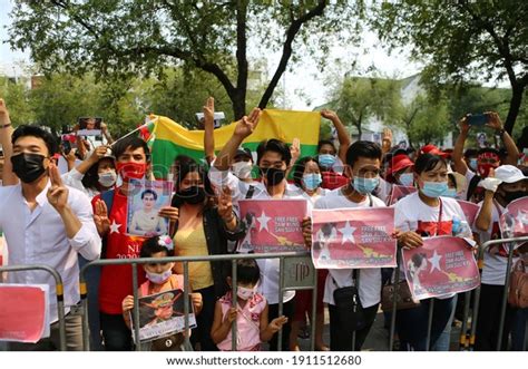 February Bangkokthailandnld Supporters Bangkok Protesting Outside