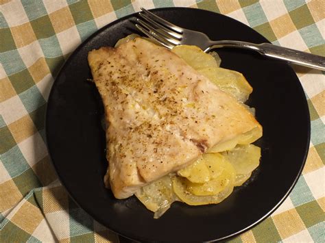 Filetti Di Persico Con Patate In Cucina Con Klea