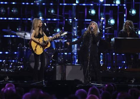 Sheryl Crow Missy Elliott And Chaka Khan Make The Crowd Go Wild At