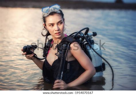 Sexy Female Scuba Diver Full Equipment Stock Photo