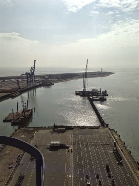 Felixstowe Docker: Port of Felixstowe extension progresses . . October ...