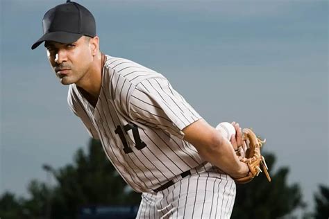 Why Dont Pitchers Wear Helmets Heads Dont Bounce