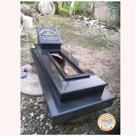 Jual Kijingan Makam Batu Granit Hitam Dua Pondasi Kab Tulungagung