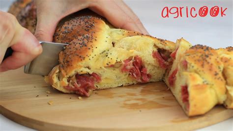 Treccia Di Brioche Salata Con Ripieno Di Salame E Noci Agricook