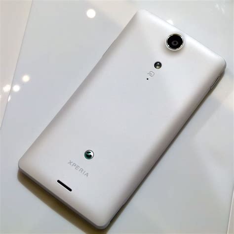 写真で解説するXperia GX SO 04D外観編Xperia NXarcと見比べてみた ITmedia Mobile