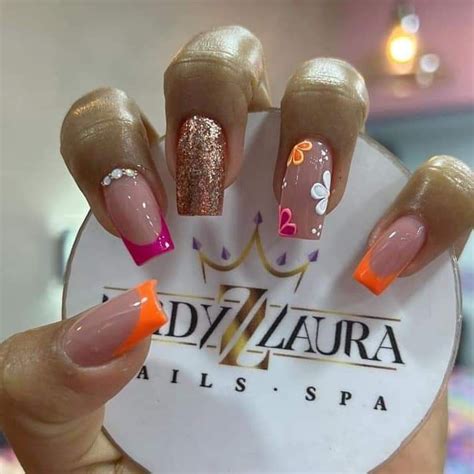 Pin de Mónica Cardona en uñas decoradas Manicura de uñas Uñas