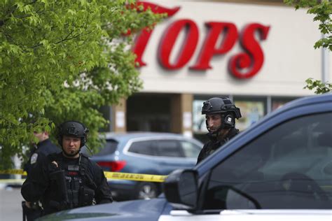 Tiroteo En El Supermercado De Buffalo Deja Muertos Univision