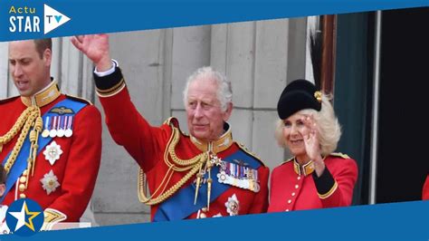 Trooping The Colour Charles Iii Au Bord Des Larmes Lors De Ce Moment