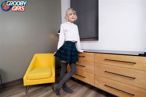 Grooby Girls Featuring Evie Nude Porn Pics CoedCherry