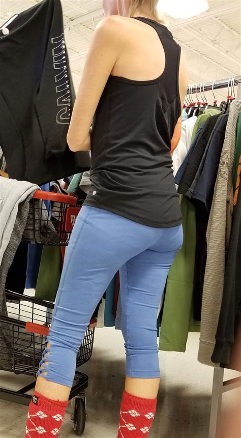 Candid Milf With Yoga Pants Vpl Tumblr Pics