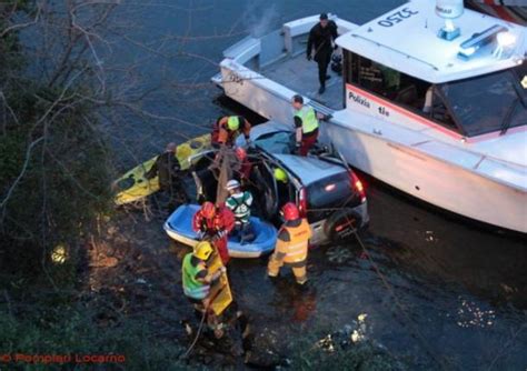 Fuori Strada Con L Auto Finisce Nel Lago VareseNews Foto