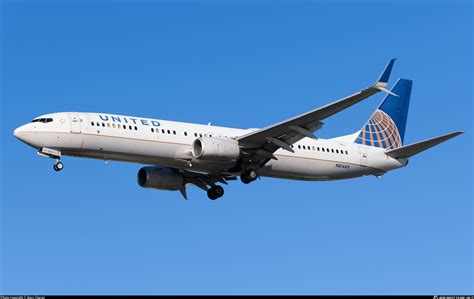 N United Airlines Boeing Er Wl Photo By Marc Charon Id