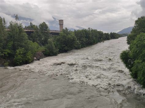 Maltempo Sale Ad Arancione Lallerta In Bassa Valle Per La Dora