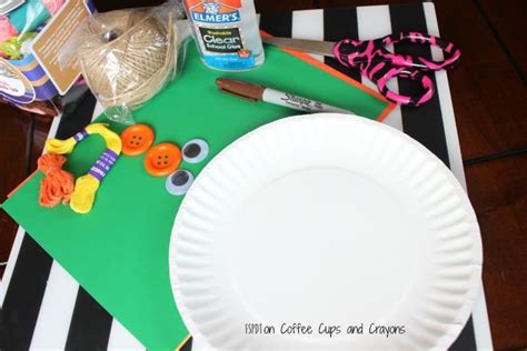 Scarecrow Paper Plate Craft - Coffee Cups and Crayons