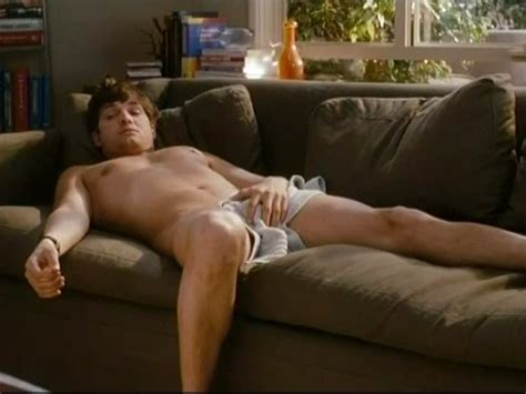 Ashton Kutcher Shirtless And Ass Exposed Pics Naked Male Celebrities