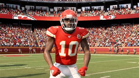 Tyreek Hill won't miss any NFL games from hand injury, but it will keep ...