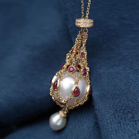 Lavalier Freshwater Pearl Pendant