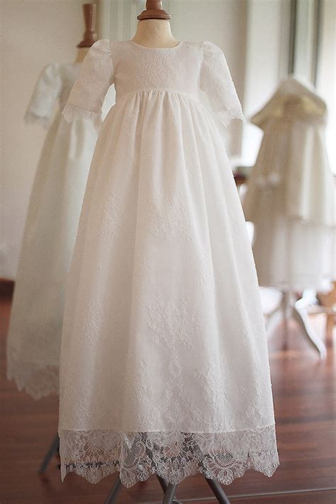 Robe baptême longue traditionnelle dentelle Sixtine Fil de Légende