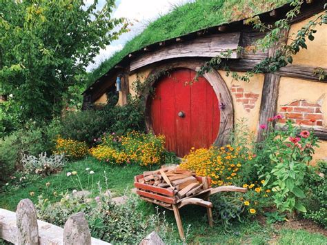 25 Photos to Inspire You to Visit Hobbiton Movie Set in Matamata, NZ ...