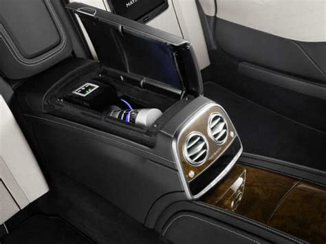 mercedes maybach pullman guard  limo  protects passengers