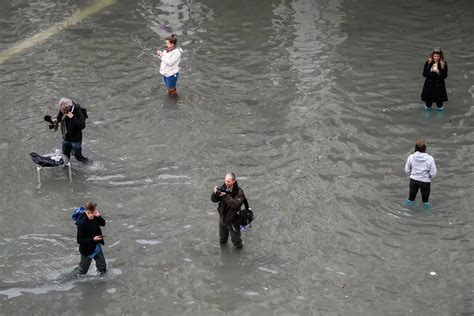 Expresso Fotogaleria Inundações em Veneza atingem nível mais alto