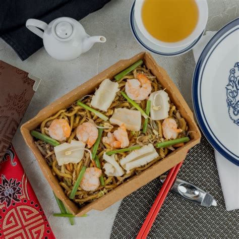 Hong Kong Style Fried Noodles With Mixed Seafood