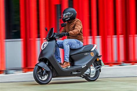 Probamos Por Primera Vez En Espa A Los Scooters El Ctricos De Yadea