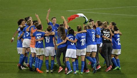 Il Calcio Femminile Arretra Governo Taglia Fondi Al Professionismo