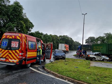 Acidente Envolve Caminh O E Dois Autom Veis Na Br Em Papanduva