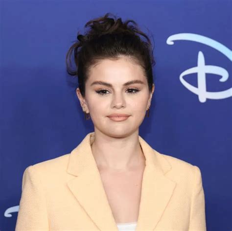 Selena Gomez Sexy And Hot Bikini Pictures Woophy