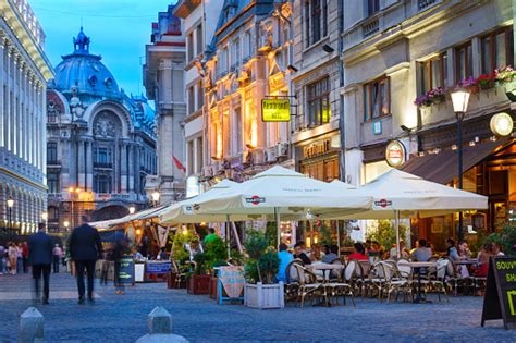 Old Town Bucharest Romania Nightlife Stock Photo - Download Image Now ...