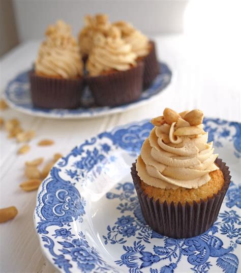 Banana Cupcakes With Peanut Butter Frosting