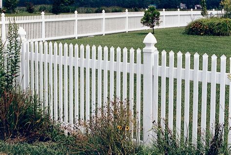 Picket Fence Styles – Country Estate Vinyl Fence