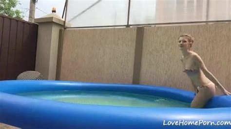 She Enjoys Playing In Her Pool While Getting Naked CamStreams Tv