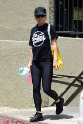 Olivia Wilde Paddleboarding In Bikini In Maui Hawaii December 2014