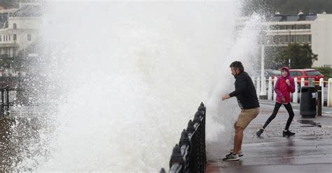 Uk Weather Flood Warnings Issued As More Heavy Rain Expected Huffpost Uk News