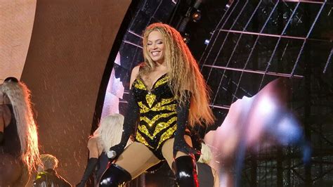 Beyoncé Pure Honey Live RENAISSANCE WORLD TOUR Edinburgh YouTube