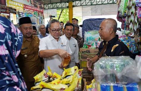 Mendag Zulkifli Tinjau Pasar Baru Di Gresik Jelang Natal Tahun Baru