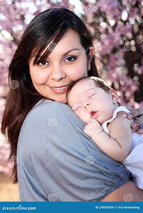 Madre E Hija Felices Imagen De Archivo Imagen De Americano 24005455