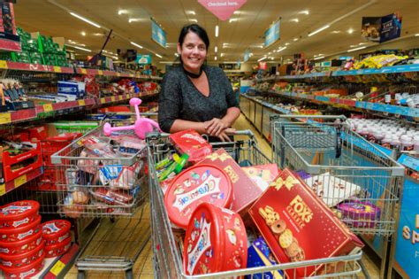 Aldi Raises Over 10 000 For Scottish Foodbanks In 2023 Retail Bulletin